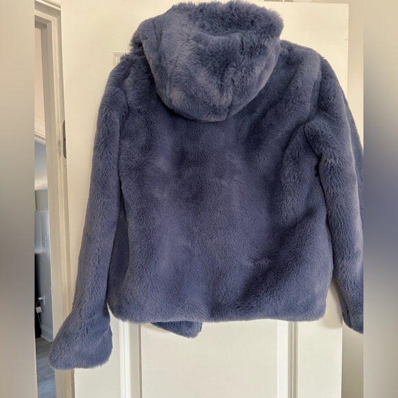 Under Armour faux fur coat - Picture 2 of 4
